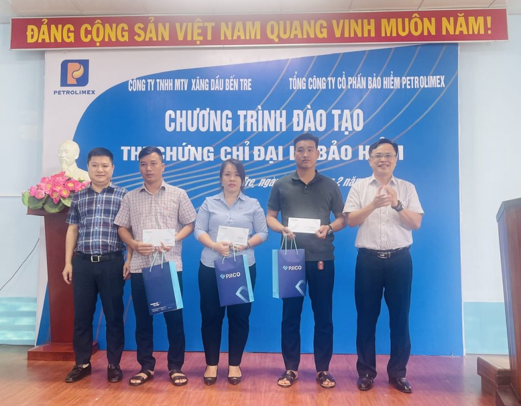 ông Hiếu và Ông Giang